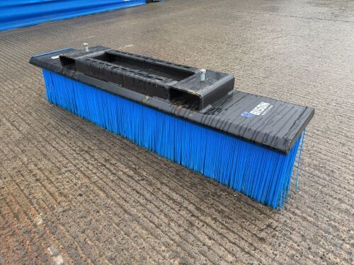 APPROX. 5ft BISON ROAD BRUSH TO SUIT FORKLIFT