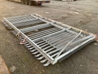 APPROX. 5250mm x 3000mm GALVANISED SLIDING GATE