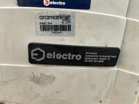 APPROX. 5250mm x 3000mm GALVANISED SLIDING GATE - 11