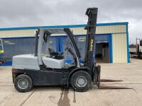 HYSTER 5.5 TON DIESEL FORKLIFT - 6