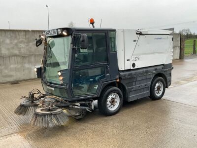 SCHMIDT SWINGO 200 EURO 6 4.5 TON ROAD SWEEPER
