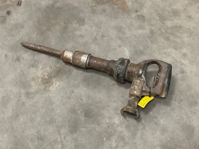 AIR OPERATED CHIPPING HAMMER