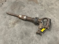 AIR OPERATED CHIPPING HAMMER