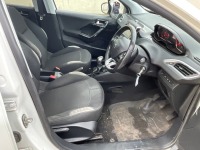 PEUGEOT 208 STYLE 1.4 HDI - 17