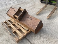 APPROX. 5FT SCOTT SHUGH BUCKET TO SUIT 8 TON EXCAVATOR - 4