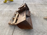 APPROX. 5FT SCOTT SHUGH BUCKET TO SUIT 8 TON EXCAVATOR - 9