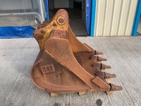 CATERPILLAR APPROX. 4ft TOOTHED DIGGING BUCKET TO SUIT 13 TON EXCAVATOR - 5