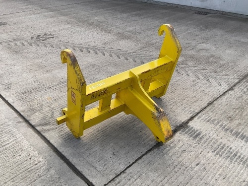 JCB 4000KG LIFTING ATTACHMENT 