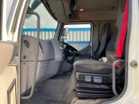 DAF LF220 EURO 6 4X2 18 TON CURTAINSIDER - 6