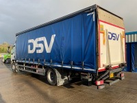 DAF LF220 EURO 6 4X2 18 TON CURTAINSIDER - 12