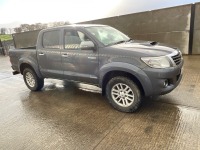TOYOTA HILUX INVINCIBLE 3.0 D-4D DOUBLE CAB PICK UP