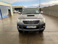 TOYOTA HILUX INVINCIBLE 3.0 D-4D DOUBLE CAB PICK UP - 3
