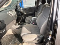 TOYOTA HILUX INVINCIBLE 3.0 D-4D DOUBLE CAB PICK UP - 8