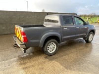 TOYOTA HILUX INVINCIBLE 3.0 D-4D DOUBLE CAB PICK UP - 13