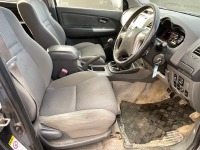 TOYOTA HILUX INVINCIBLE 3.0 D-4D DOUBLE CAB PICK UP - 17