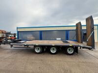 ANDOVER 24 TON TRI AXLE LOW LOADER ON AIR - 12