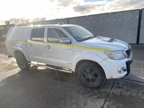 TOYOTA HILUX INVINCIBLE X 3.0 D-4D 4 DOUBLE CAB PICK UP