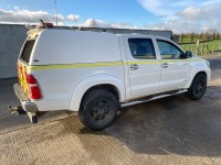 TOYOTA HILUX INVINCIBLE X 3.0 D-4D 4 DOUBLE CAB PICK UP - 19
