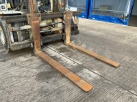 KALMAR DCE100-6 10 TON DIESEL FORKLIFT - 9