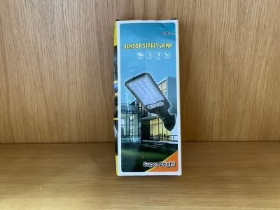 UNUSED SOLAR OUTDOOR LED SENSOR LAMP&nbsp;