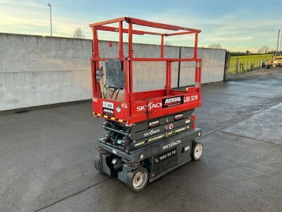 SKYJACK SJIII-3219 19FT BATTERY OPERATED SCISSOR LIFT