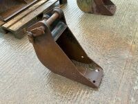 APPROX. 7" TOOTHLESS DIGGING BUCKET TO SUIT 3 TON MACHINE