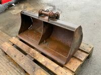 APPROX. 3ft SHUGH BUCKET TO SUIT 3 TON MACHINE  - 3