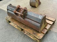 APPROX. 3ft SHUGH BUCKET TO SUIT 3 TON MACHINE  - 7