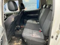 TOYOTA HILUX ACTIVE 2.5 D-4D 4WD DOUBLE CAB PICK UP  - 13