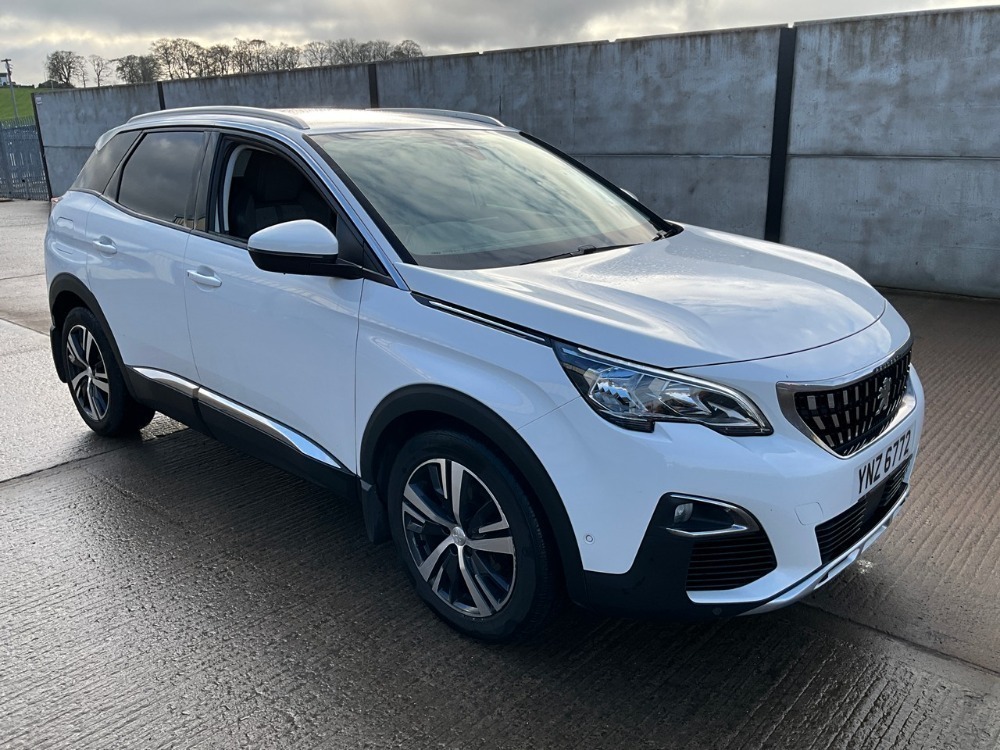 PEUGEOT 3008 ALLURE 1.5 BLUE HDI 