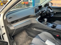 PEUGEOT 3008 ALLURE 1.5 BLUE HDI  - 8