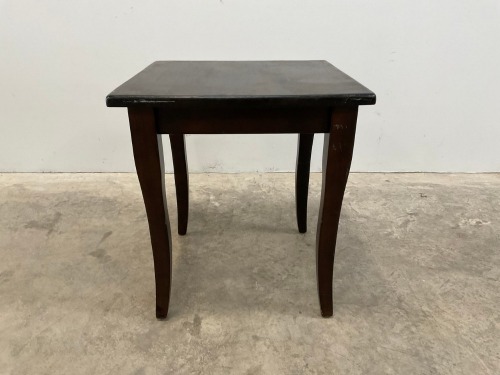 SQUARE DINING TABLE