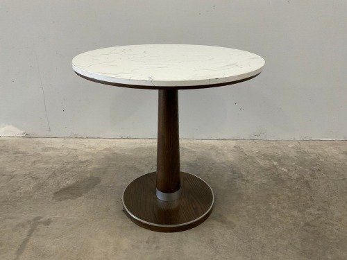 APPROX. 800mm ROUND DINING TABLE