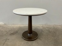 APPROX. 800mm ROUND DINING TABLE