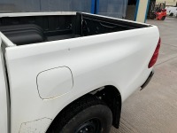TOYOTA HILUX ACTIVE 2.4 D-4D DOUBLE CAB PICK UP - 8