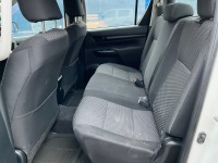 TOYOTA HILUX ACTIVE 2.4 D-4D DOUBLE CAB PICK UP - 10
