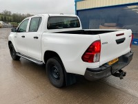 TOYOTA HILUX ACTIVE 2.4 D-4D DOUBLE CAB PICK UP - 11