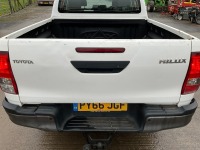 TOYOTA HILUX ACTIVE 2.4 D-4D DOUBLE CAB PICK UP - 13