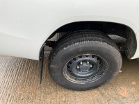 TOYOTA HILUX ACTIVE 2.4 D-4D DOUBLE CAB PICK UP - 17