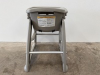 RUBBERMAID STURDY BABY HIGHCHAIR & TRAY - 3
