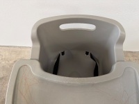 RUBBERMAID STURDY BABY HIGHCHAIR & TRAY - 5