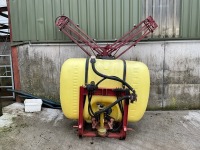 HARDI 900lt BOOM SPRAYER