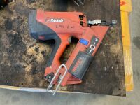 4No. ASSORTED 1st & 2nd FIX PASLODE NAIL GUNS & CHARGERS - 3