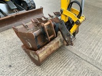 KOMATSU PC26MR-3 2.7 TON MINI DIGGER - 10