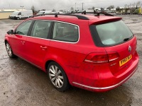 VOLKSWAGEN PASSAT BLUE MOTION TECH HIGHLINE 2.0 TDI ESTATE - 9