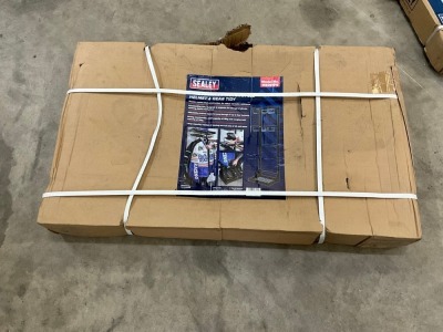 UNUSED SEALEY FREE STANDING MOTORCYCLE HELMET & GEAR TIDY