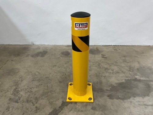 UNUSED SEALEY APPROX. 600mm METAL BOLLARD