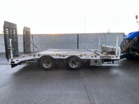 APPROX. 18.8ft x 8ft CHEIFTAIN 18 TON LOW LOADER ON AIR - 20