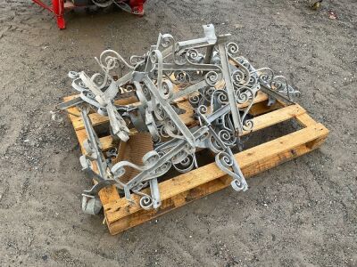 PALLET TO INC. ASSORTED GALVANISED HANGING BASKET BRACKETS