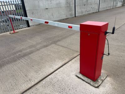 APPROX. 6m ELECTRIC REMOTE BARRIER